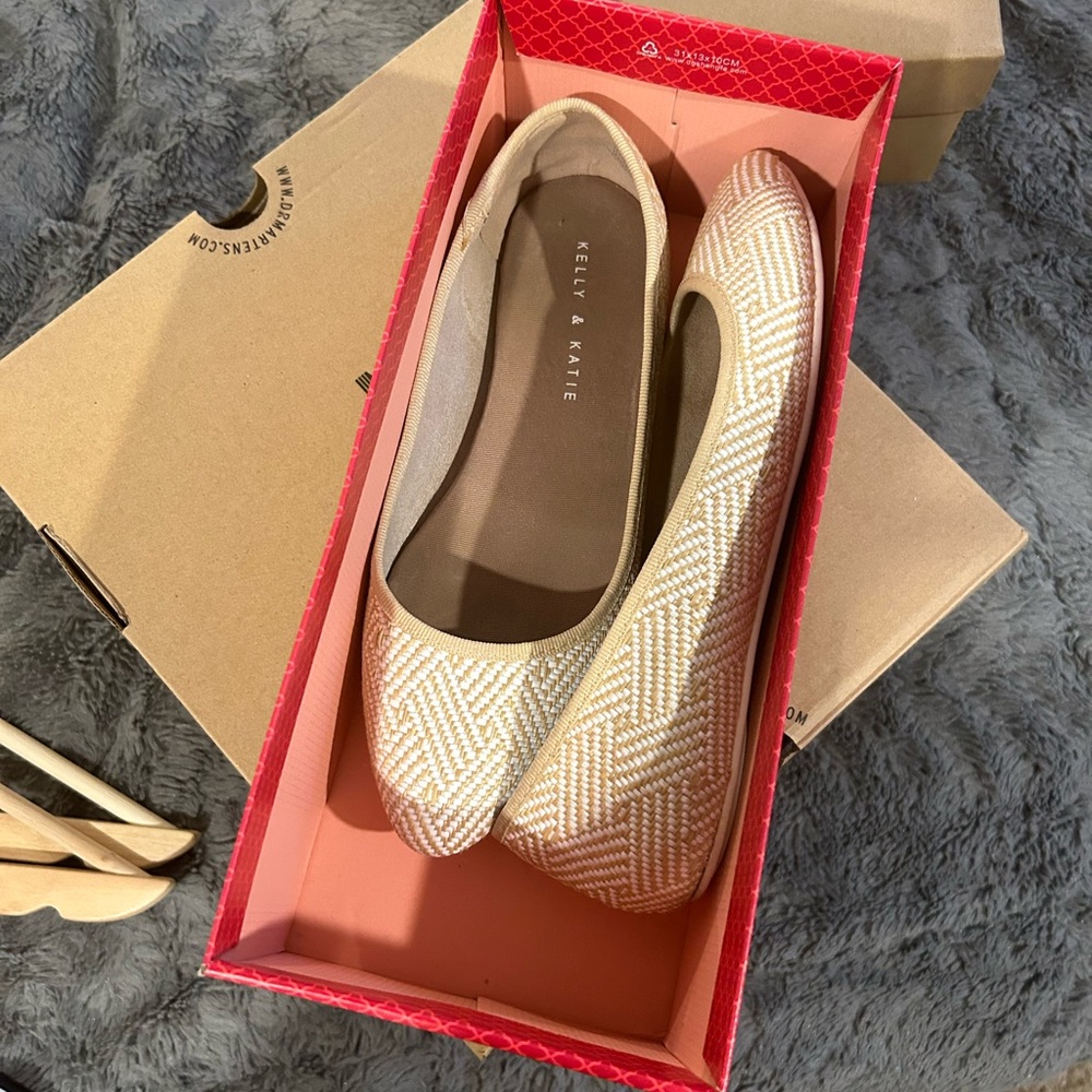 Neutral ballerina flats.